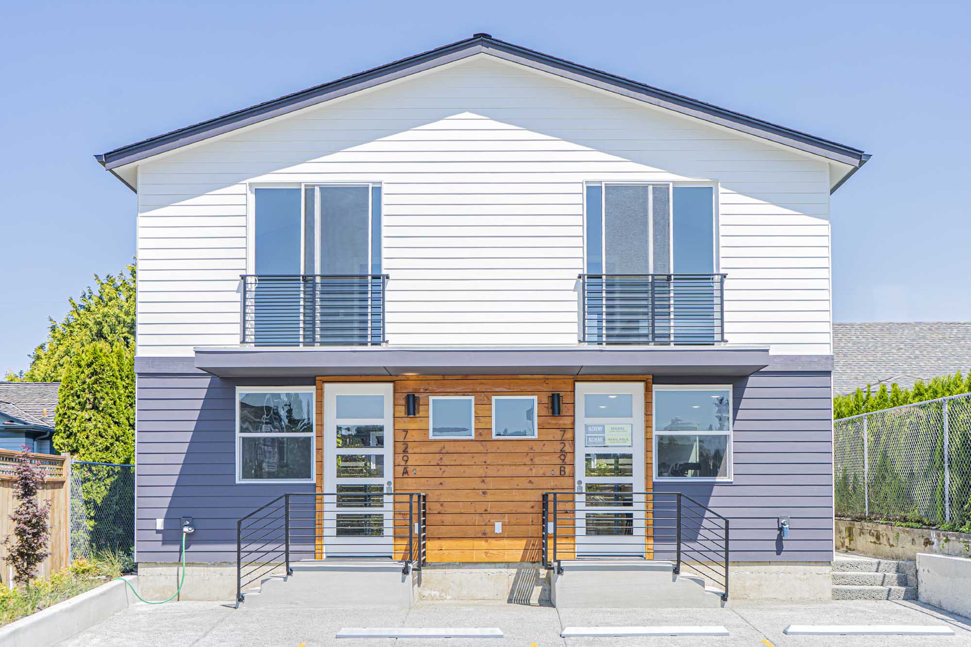 Exterior view of The Cottages at Greenlake by New Home Builder Seattle: New Image Construction Management