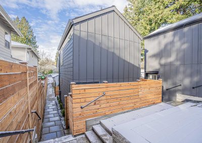 Exterior of a new Seattle DADU construction featuring our Lily DADU floor plan which is 612 sq. ft. with 1 bedroom and 1.5 bathrooms.